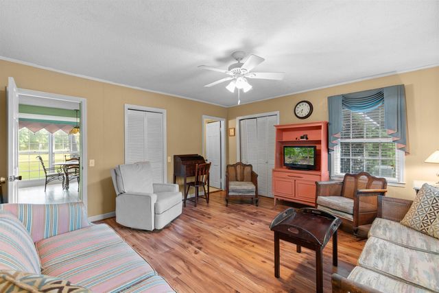106 Jessamine St., Andrews, SC 29510