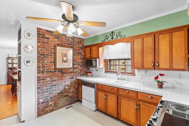 106 Jessamine St., Andrews, SC 29510