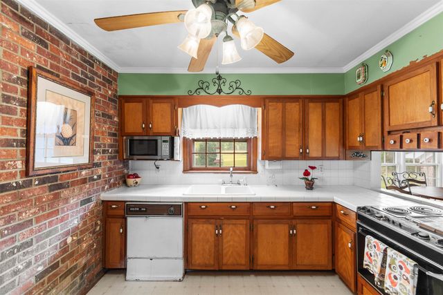 106 Jessamine St., Andrews, SC 29510