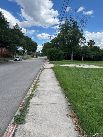 102 Leisure Dr, Balcones Heights, TX 78201