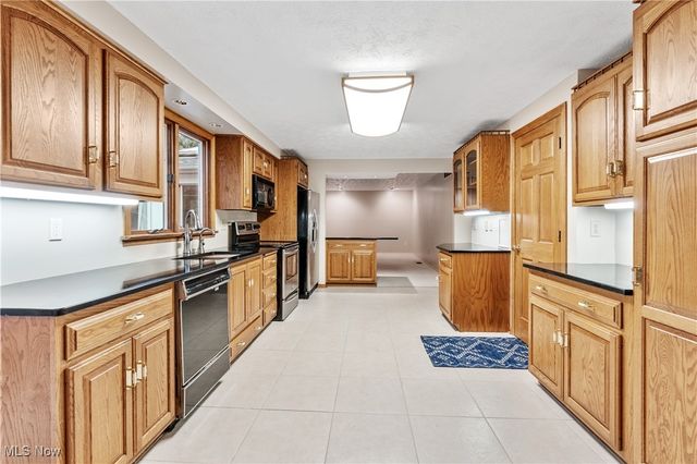 6670 Summit Drive, Canfield, OH 44406