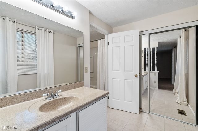 6670 Summit Drive, Canfield, OH 44406