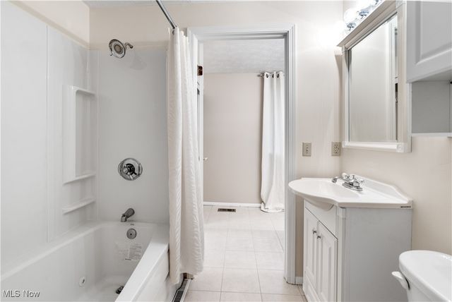 6670 Summit Drive, Canfield, OH 44406