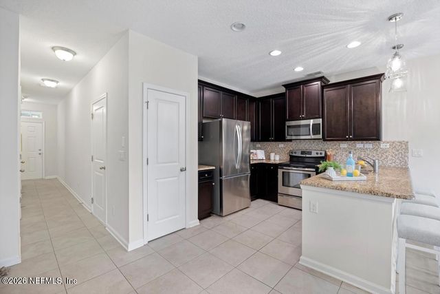 1541 ACKEN Drive, Jacksonville, FL 32225