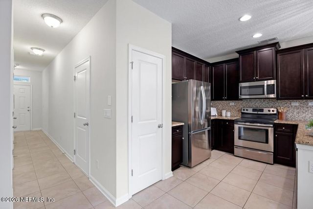 1541 ACKEN Drive, Jacksonville, FL 32225