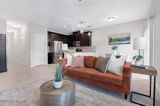 1541 ACKEN Drive, Jacksonville, FL 32225