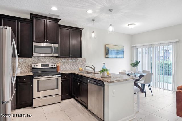 1541 ACKEN Drive, Jacksonville, FL 32225