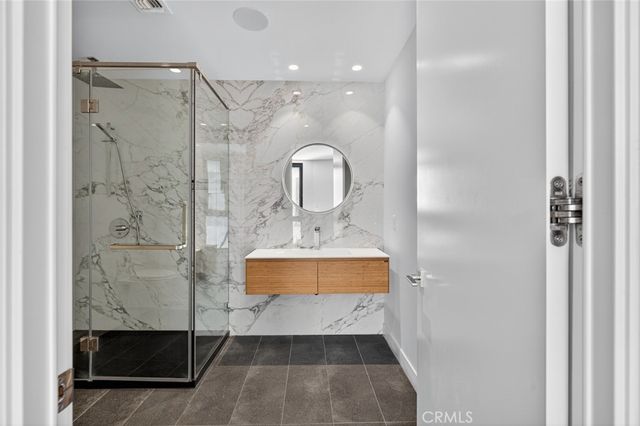 1253 N Sweetzer Avenue 3, West Hollywood, CA 90069