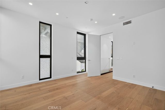1253 N Sweetzer Avenue 3, West Hollywood, CA 90069