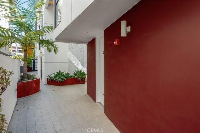 1253 N Sweetzer Avenue 3, West Hollywood, CA 90069