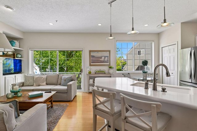 921 Fairfield Way, Minnetonka, MN 55305