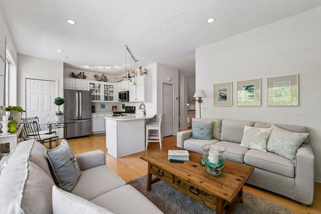 921 Fairfield Way, Minnetonka, MN 55305