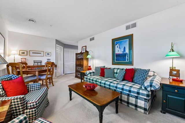 921 Fairfield Way, Minnetonka, MN 55305