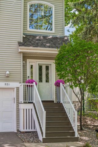 921 Fairfield Way, Minnetonka, MN 55305