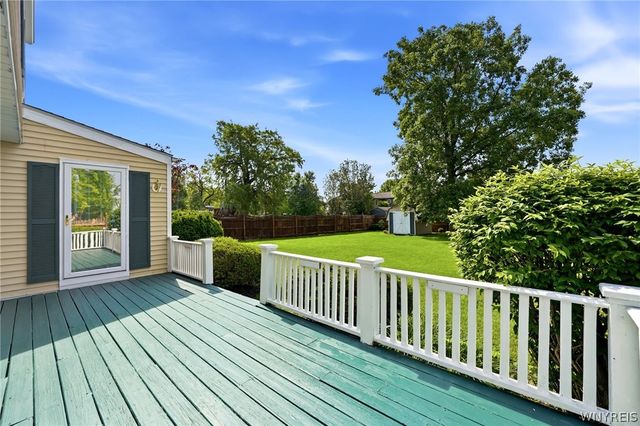173 Roycroft Dr, West Seneca, NY 14224