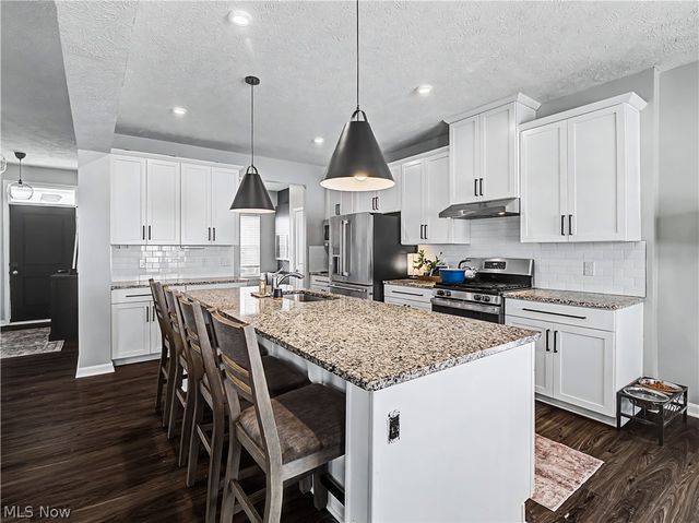 9254 Winfield Lane, North Ridgeville, OH 44039