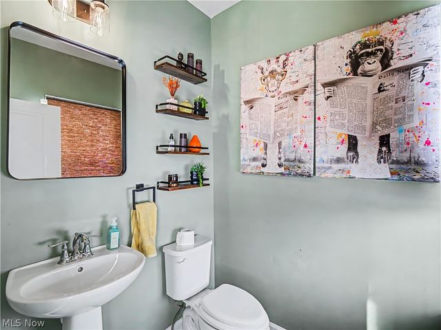 9254 Winfield Lane, North Ridgeville, OH 44039