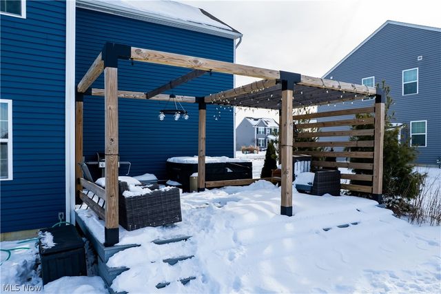 9254 Winfield Lane, North Ridgeville, OH 44039