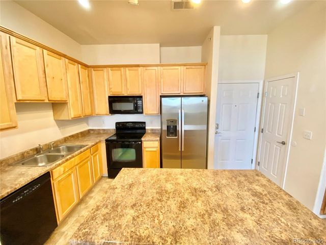 8467 Canyon Rim Circle 303, Englewood, CO 80112