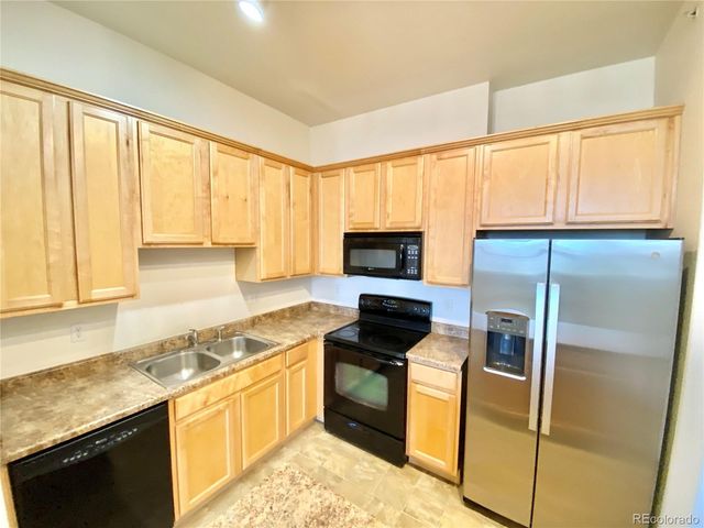 8467 Canyon Rim Circle 303, Englewood, CO 80112