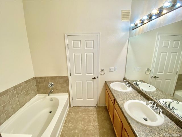 8467 Canyon Rim Circle 303, Englewood, CO 80112