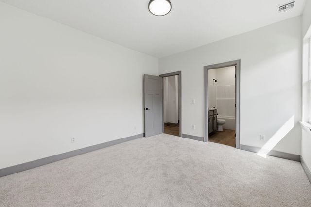 526 Elmwood St, Park City, KS 67147