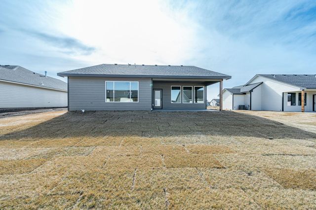 526 Elmwood St, Park City, KS 67147