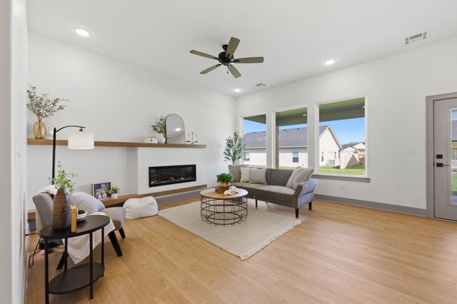 526 Elmwood St, Park City, KS 67147