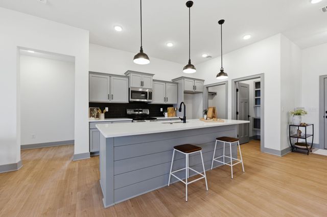 526 Elmwood St, Park City, KS 67147