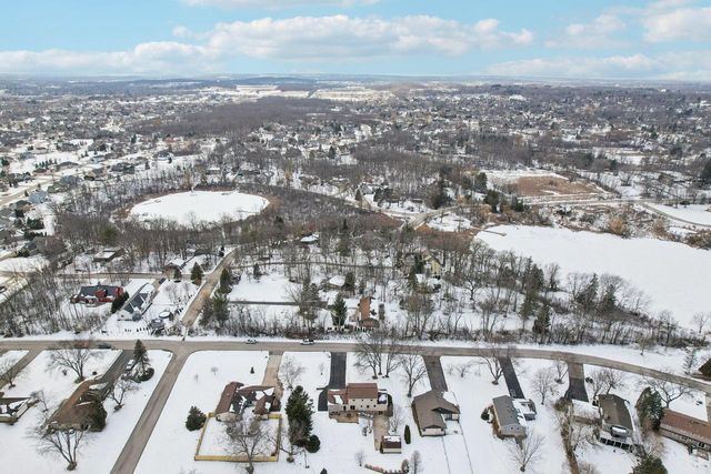 5820 S 124th STREET, Hales Corners, WI 53130