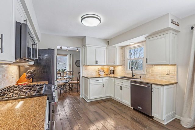 5820 S 124th STREET, Hales Corners, WI 53130