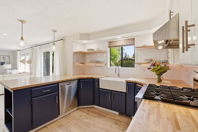 5005 S Hogan St, Spokane, WA 99223