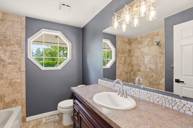 5005 S Hogan St, Spokane, WA 99223