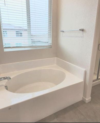1792 Skagway Ave, Manteca, CA 95337