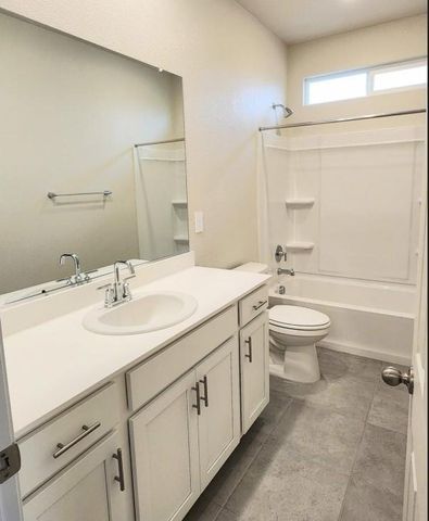 1792 Skagway Ave, Manteca, CA 95337