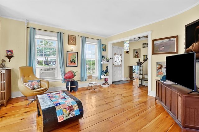 23 Oakes Ave, Southbridge, MA 01550