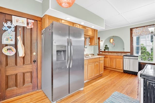 23 Oakes Ave, Southbridge, MA 01550
