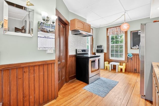 23 Oakes Ave, Southbridge, MA 01550