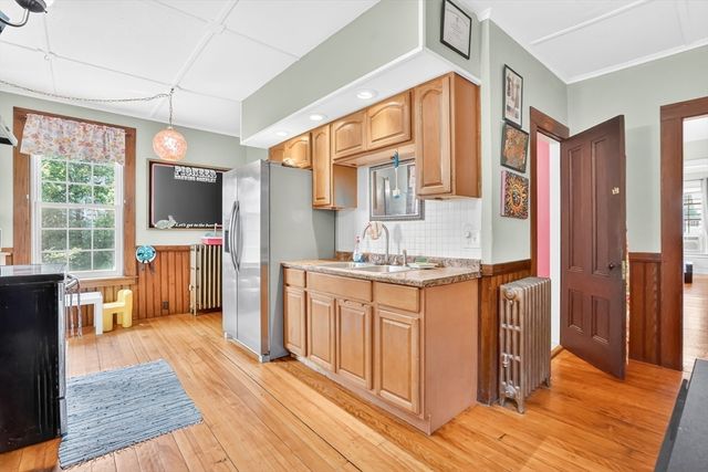 23 Oakes Ave, Southbridge, MA 01550