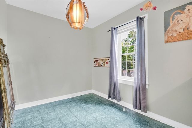 23 Oakes Ave, Southbridge, MA 01550