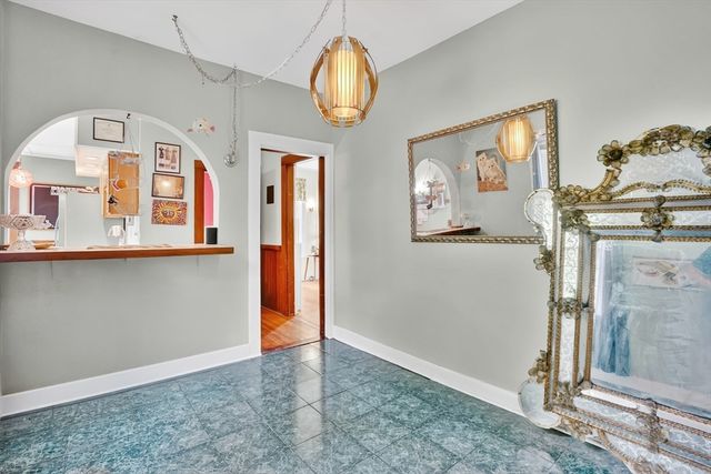 23 Oakes Ave, Southbridge, MA 01550