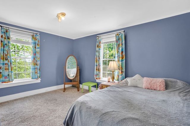 23 Oakes Ave, Southbridge, MA 01550
