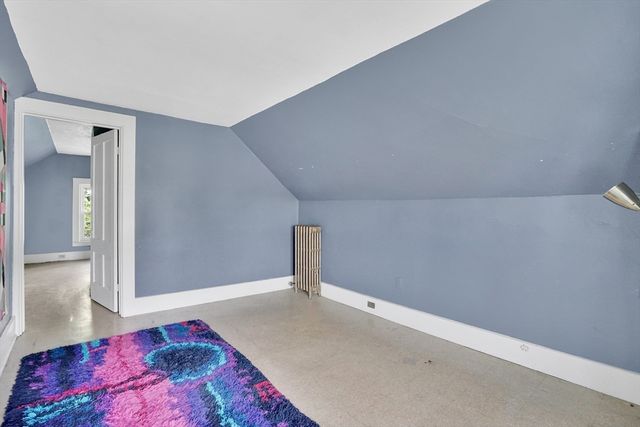 23 Oakes Ave, Southbridge, MA 01550