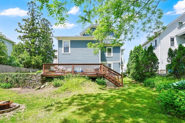 23 Oakes Ave, Southbridge, MA 01550