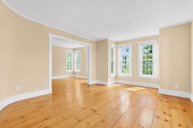 23 Oakes Ave, Southbridge, MA 01550