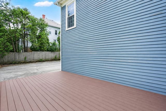 23 Oakes Ave, Southbridge, MA 01550