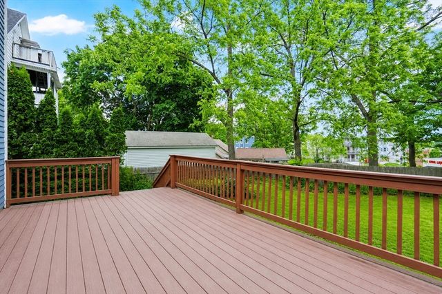 23 Oakes Ave, Southbridge, MA 01550