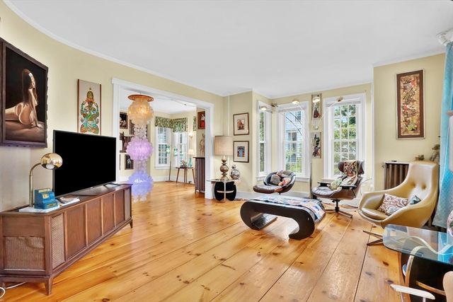 23 Oakes Ave, Southbridge, MA 01550