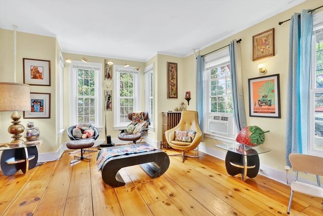 23 Oakes Ave, Southbridge, MA 01550