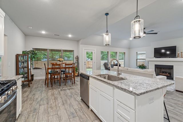 704 Taylor Street, Siloam Springs, AR 72761